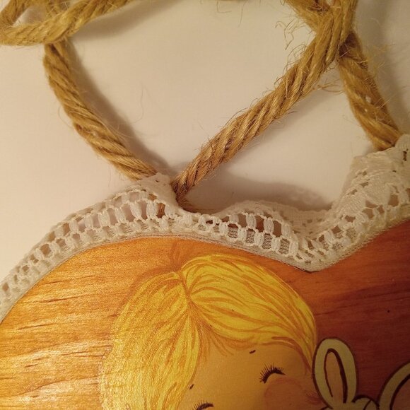 Vintage  2 Handpainted Folk Art Heart Shaped wall decor - Picture 6 of 8